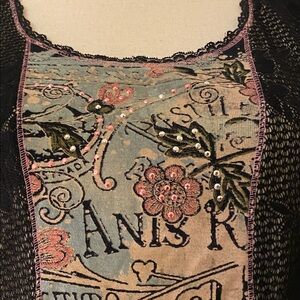 Vanilla Sugar vintage blue/beige/black w/ black lace pullover w 3/4 sleeves